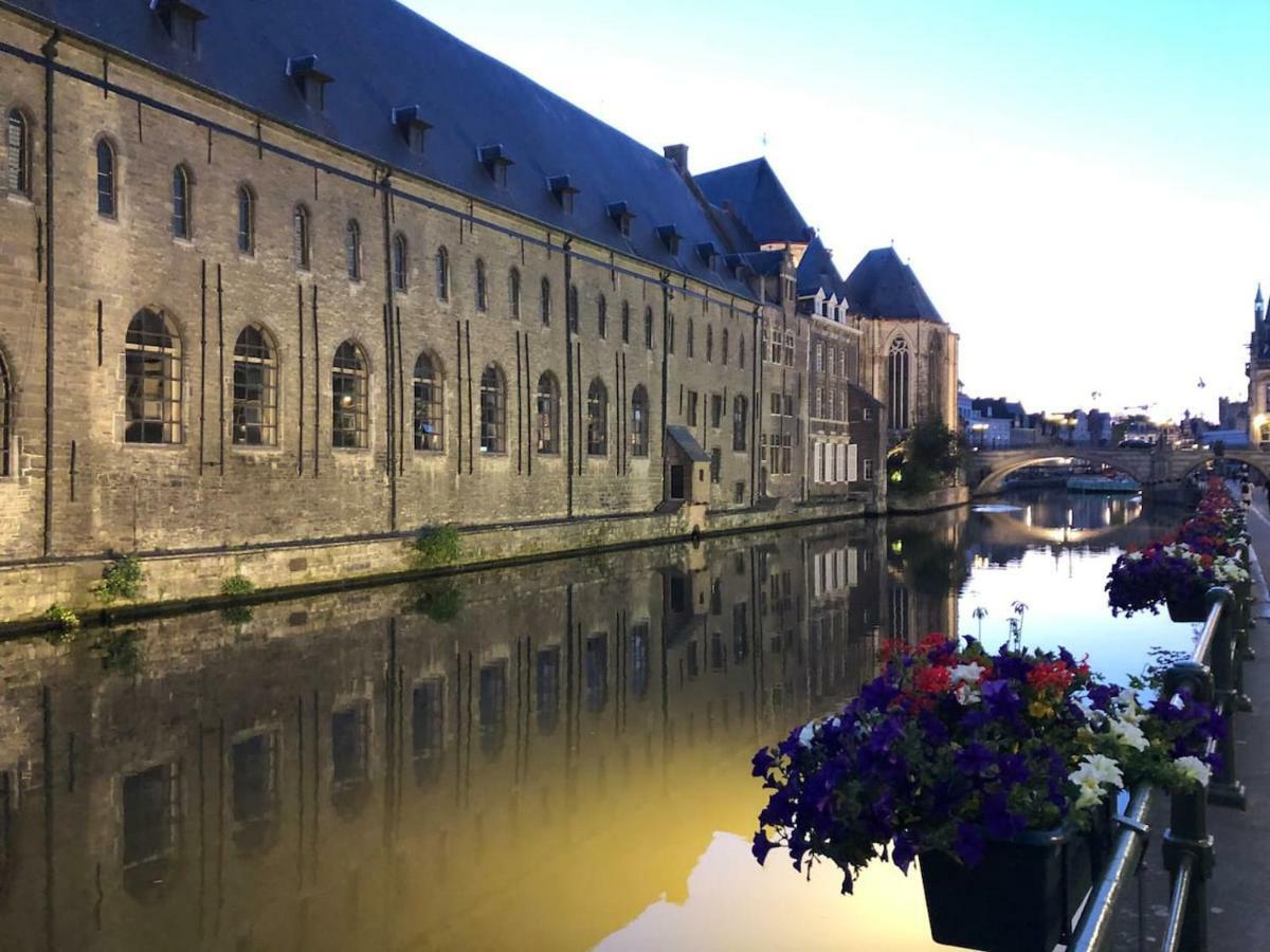 Studio Medieval City Center At River De Leie Гент Екстериор снимка
